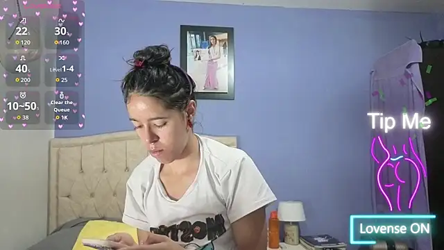 Snapshot of stephania_t chatting on 03-11-26, 05:19 stephania t online show from 03-11-26, 05:19