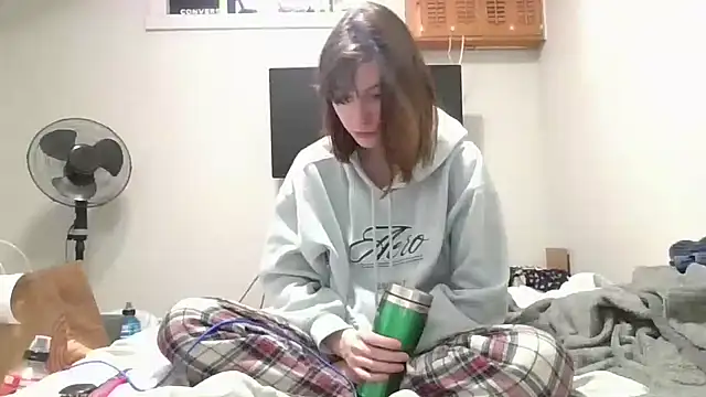 Snapshot of TheSexiest2025 chatting on 02-04-25, 08:06 TheSexiest2025 online show from 02-04-25, 08:06