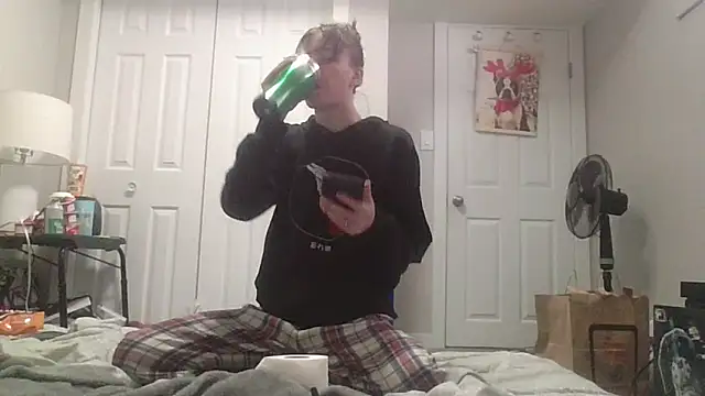 Snapshot of TheSexiest2025 chatting on 02-20-25, 06:46 TheSexiest2025 online show from 02-20-25, 06:46