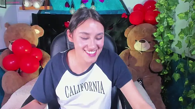 Snapshot of _Sophie__miller chatting on 02-19-25, 11:14 Sophie miller online show from 02-19-25, 11:14