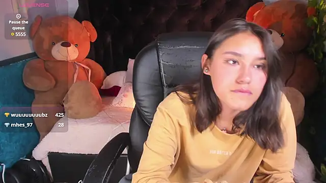 Snapshot of _Sophie__miller chatting on 03-10-25, 11:27 Sophie miller online show from 03-10-25, 11:27