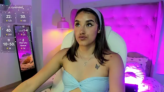 Snapshot of _Sophie__miller chatting on 12-16-25, 07:41 Sophie miller online show from 12-16-25, 07:41