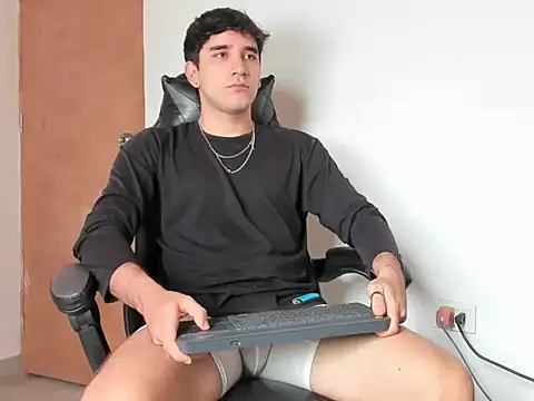 Snapshot of leo030809 chatting on 02-06-26, 06:22 leo030809 online show from 02-06-26, 06:22