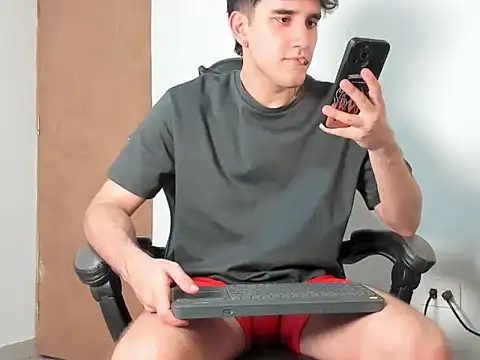 Snapshot of leo030809 chatting on 02-28-26, 12:00 leo030809 online show from 02-28-26, 12:00