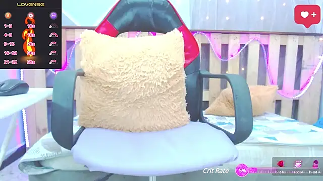 Snapshot of Michellcockxxx chatting on 02-25-25, 08:36 Michellcockxxx online show from 02-25-25, 08:36