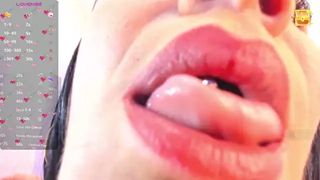 Snapshot of Michellcockxxx chatting on 02-15-26, 10:25 Michellcockxxx online show from 02-15-26, 10:25