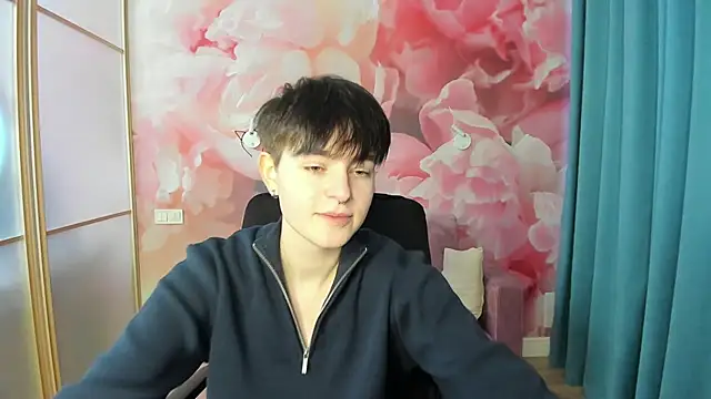 EmiliaYours online show from 01-03-25, 01:03