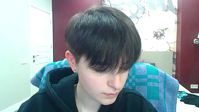 EmiliaYours online show from 01-14-25, 04:18