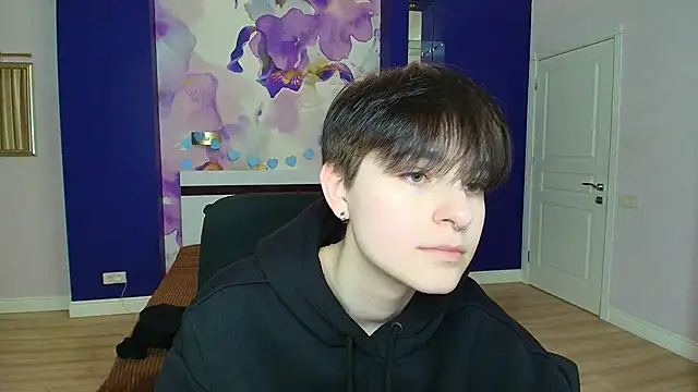 EmiliaYours online show from 02-14-25, 04:41