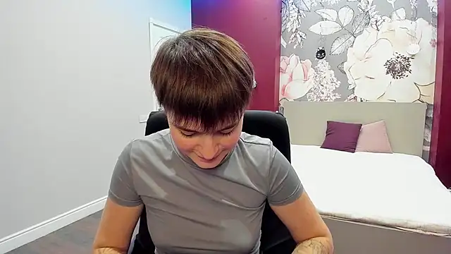 EmiliaYours online show from 10-10-25, 01:54