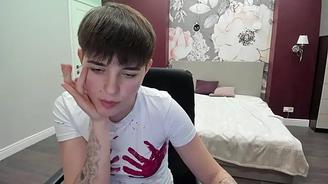 EmiliaYours online show from 11-03-25, 02:40