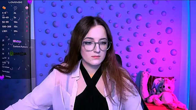 luna berryy online show from 11-28-25, 08:11