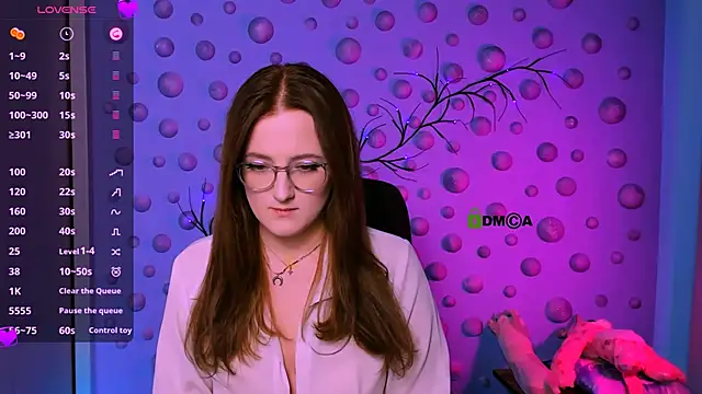 luna berryy online show from 12-16-25, 09:09