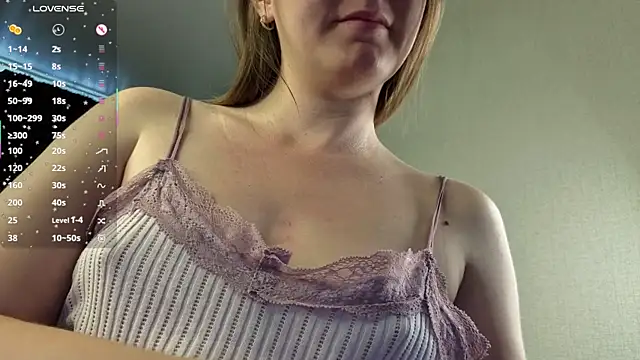 Snapshot of Chloe_princesss chatting on 06-15-26, 07:21 Chloe princesss online show from 06-15-26, 07:21