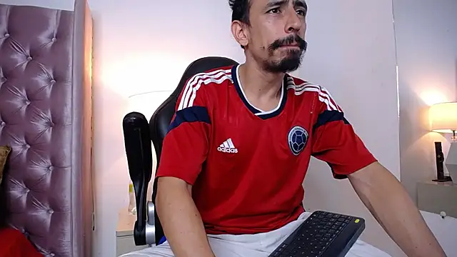 Sr Magnus  online show from 09-29-25, 05:12