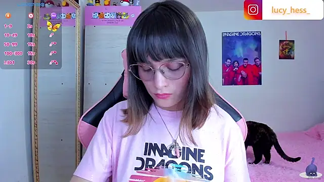 Snapshot of Lucyy-hess chatting on 12-19-25, 09:11 Lucyy-hess online show from 12-19-25, 09:11