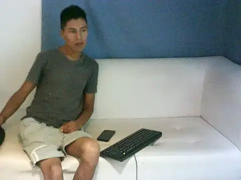 Snapshot of dani07- chatting on 02-09-25, 08:45 dani07- online show from 02-09-25, 08:45