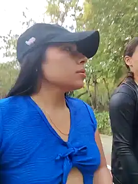 Snapshot of Caro_kitty- chatting on 11-19-25, 11:21 Caro kitty- online show from 11-19-25, 11:21