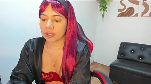 Snapshot of Caro_kitty- chatting on 01-15-26, 01:16 Caro kitty- online show from 01-15-26, 01:16