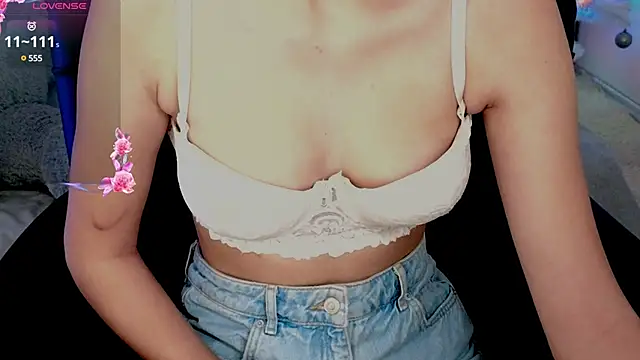 Snapshot of CooperAllana chatting on 01-16-25, 08:33 CooperAllana online show from 01-16-25, 08:33