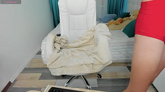 Snapshot of CooperAllana chatting on 10-14-25, 06:03 CooperAllana online show from 10-14-25, 06:03