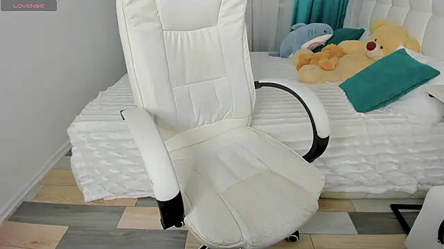 Snapshot of CooperAllana chatting on 11-10-25, 07:51 CooperAllana online show from 11-10-25, 07:51