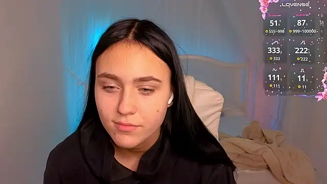 Snapshot of CooperAllana chatting on 11-17-25, 07:03 CooperAllana online show from 11-17-25, 07:03