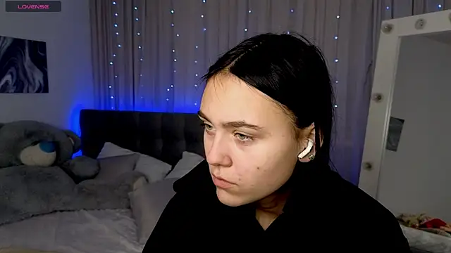 Snapshot of CooperAllana chatting on 11-21-25, 06:56 CooperAllana online show from 11-21-25, 06:56