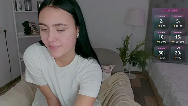 Snapshot of CooperAllana chatting on 12-16-25, 08:19 CooperAllana online show from 12-16-25, 08:19