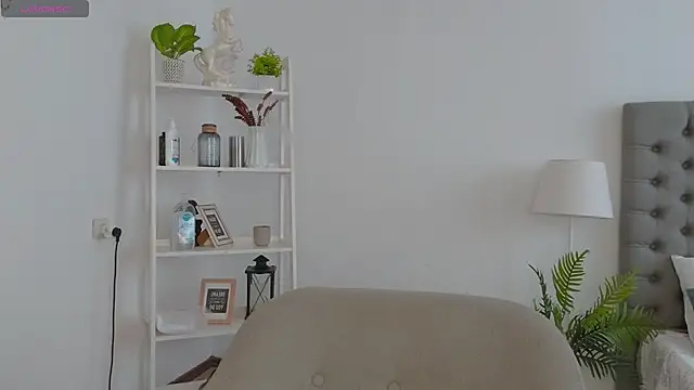 Snapshot of CooperAllana chatting on 01-13-26, 07:57 CooperAllana online show from 01-13-26, 07:57