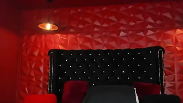 Snapshot of KendralHolson chatting on 03-20-25, 04:51 KendralHolson online show from 03-20-25, 04:51