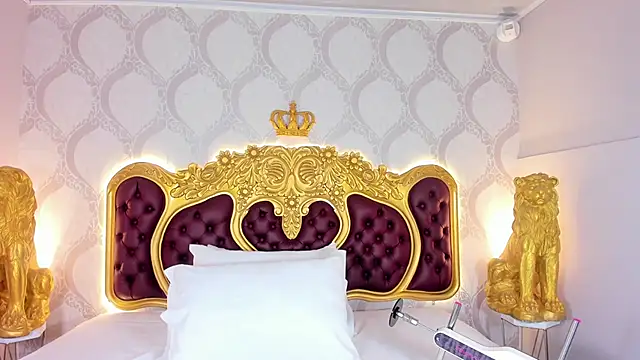 Snapshot of KendralHolson chatting on 10-09-25, 04:43 KendralHolson online show from 10-09-25, 04:43