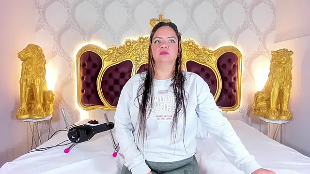 Snapshot of KendralHolson chatting on 10-21-25, 04:35 KendralHolson online show from 10-21-25, 04:35