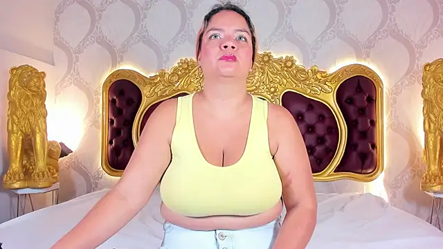 Snapshot of KendralHolson chatting on 11-28-25, 04:15 KendralHolson online show from 11-28-25, 04:15