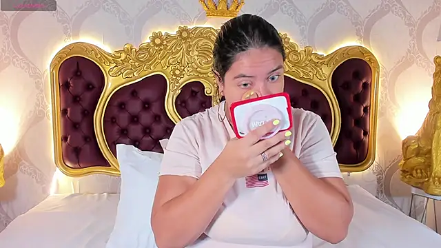 Snapshot of KendralHolson chatting on 01-16-26, 04:05 KendralHolson online show from 01-16-26, 04:05