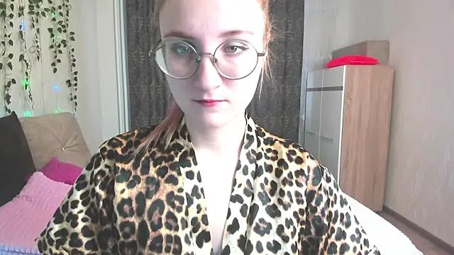 Miss Elsa  online show from 01-28-25, 03:25