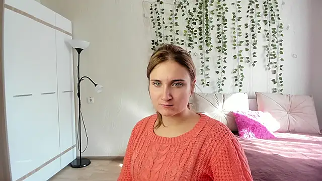 Miss Elsa  online show from 09-23-25, 04:37