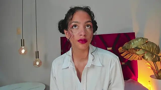 AntonellaHall  online show from 03-08-25, 12:20