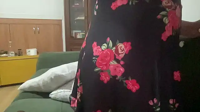 Snapshot of alarasissy chatting on 05-12-26, 01:03 alarasissy online show from 05-12-26, 01:03