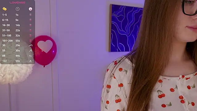 Snapshot of Lilly_Colins chatting on 02-14-25, 07:02 Lilly Colins online show from 02-14-25, 07:02