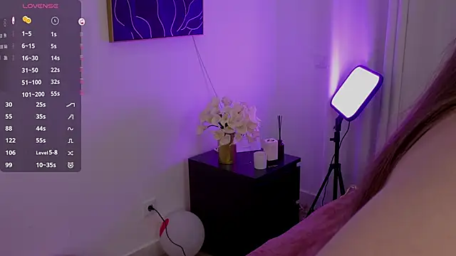 Snapshot of Lilly_Colins chatting on 02-27-25, 09:36 Lilly Colins online show from 02-27-25, 09:36