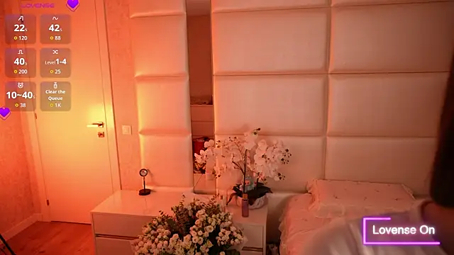 Snapshot of Lilly_Colins chatting on 10-10-25, 06:18 Lilly Colins online show from 10-10-25, 06:18