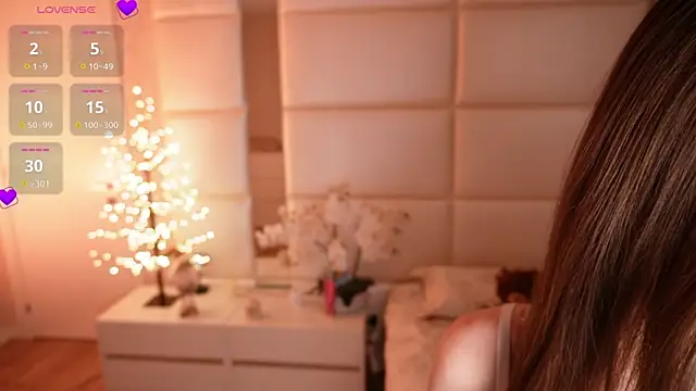 Snapshot of Lilly_Colins chatting on 01-10-26, 07:15 Lilly Colins online show from 01-10-26, 07:15