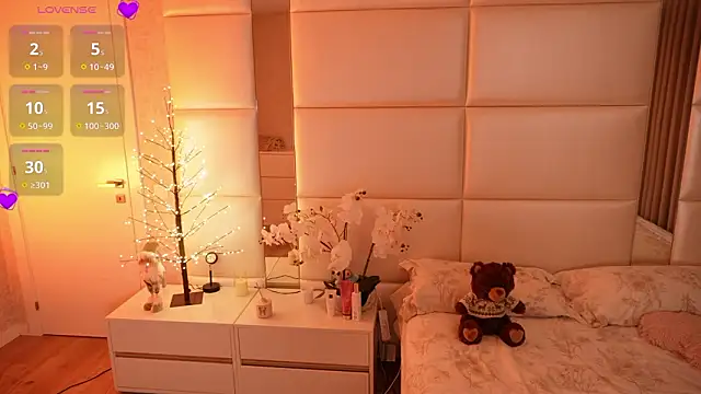 Snapshot of Lilly_Colins chatting on 02-07-26, 07:39 Lilly Colins online show from 02-07-26, 07:39