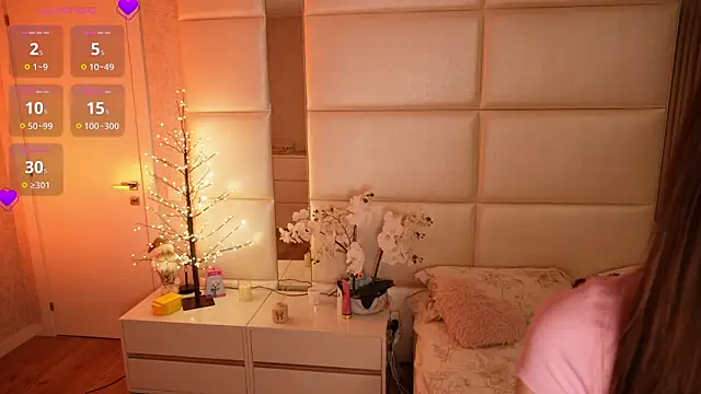 Snapshot of Lilly_Colins chatting on 02-22-26, 07:23 Lilly Colins online show from 02-22-26, 07:23