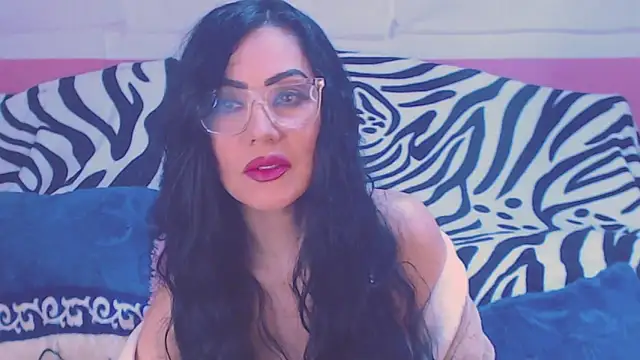 Snapshot of Ary_z chatting on 11-15-25, 11:21 Ary z online show from 11-15-25, 11:21