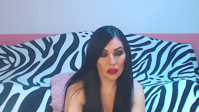 Snapshot of Ary_z chatting on 01-08-26, 12:35 Ary z online show from 01-08-26, 12:35