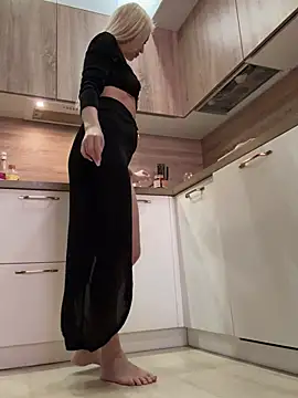 Snapshot of AdeleRoberts chatting on 02-05-25, 08:21 AdeleRoberts online show from 02-05-25, 08:21