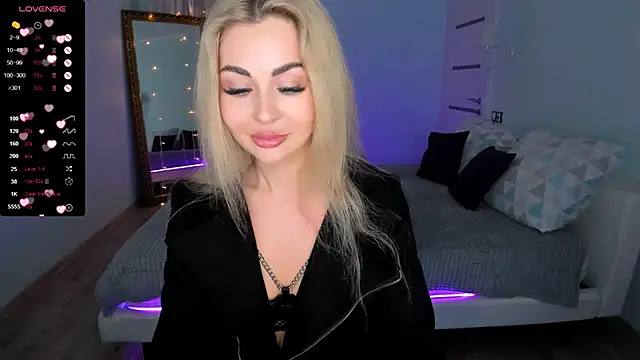 Snapshot of AdeleRoberts chatting on 02-21-25, 12:39 AdeleRoberts online show from 02-21-25, 12:39