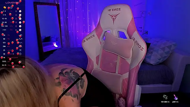 Snapshot of AdeleRoberts chatting on 10-06-25, 02:09 AdeleRoberts online show from 10-06-25, 02:09